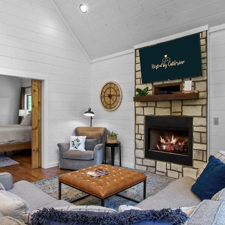 Stunning Luxury Cabin W Hot Tub And Fire Pit Holy Shiplap Is Perfect Romantic Couples Getaway Broken Bow Εξωτερικό φωτογραφία
