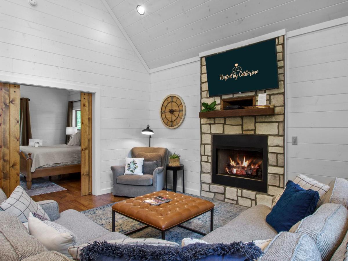 Stunning Luxury Cabin W Hot Tub And Fire Pit Holy Shiplap Is Perfect Romantic Couples Getaway Broken Bow Εξωτερικό φωτογραφία