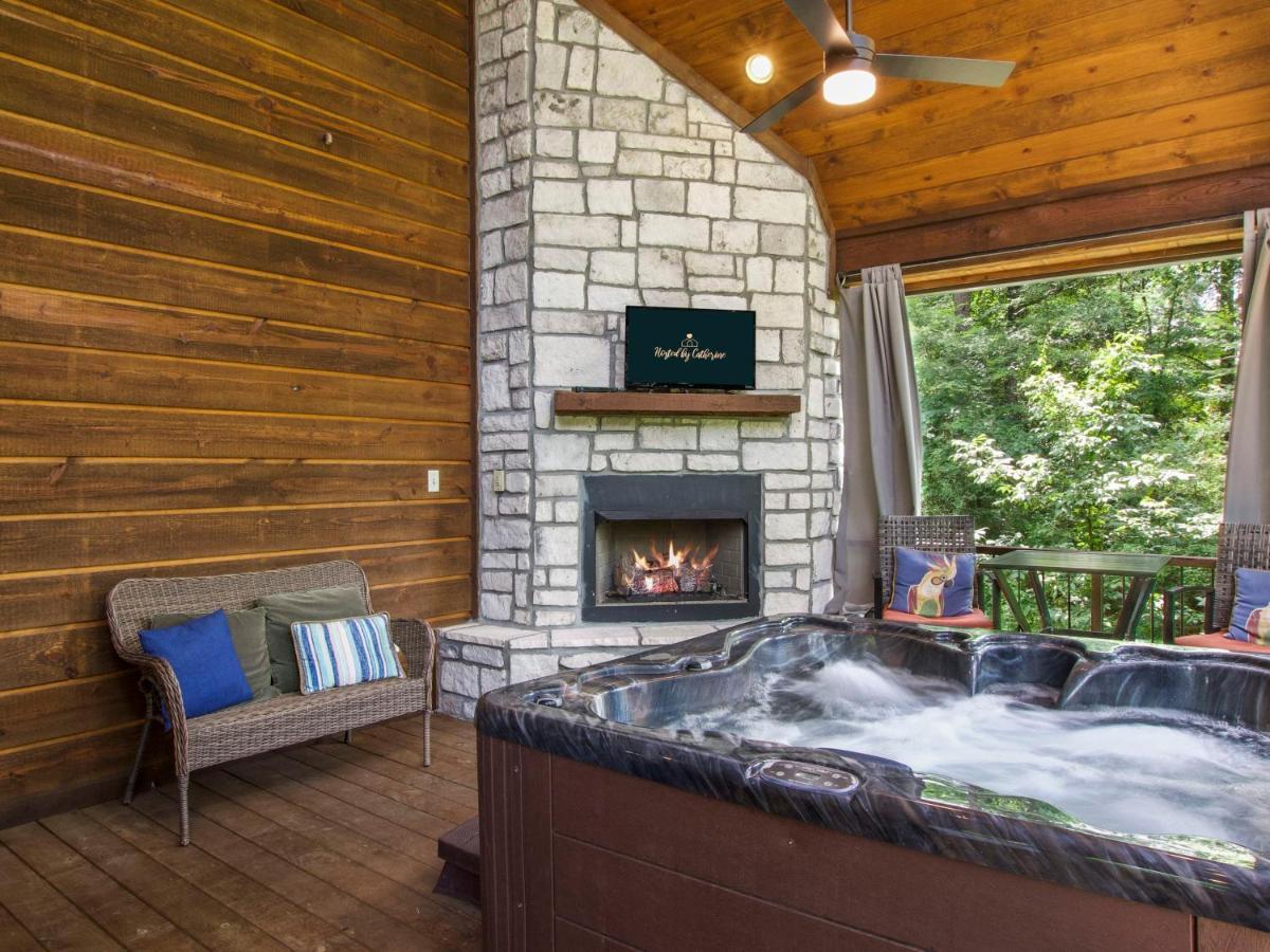 Stunning Luxury Cabin W Hot Tub And Fire Pit Holy Shiplap Is Perfect Romantic Couples Getaway Broken Bow Εξωτερικό φωτογραφία