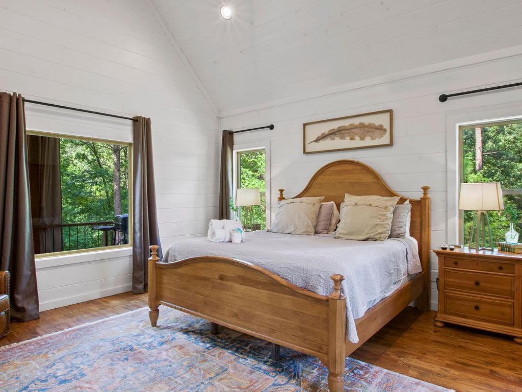 Stunning Luxury Cabin W Hot Tub And Fire Pit Holy Shiplap Is Perfect Romantic Couples Getaway Broken Bow Εξωτερικό φωτογραφία
