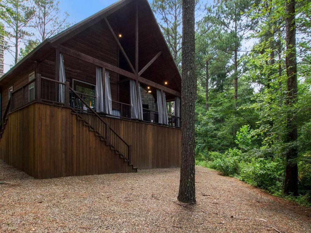 Stunning Luxury Cabin W Hot Tub And Fire Pit Holy Shiplap Is Perfect Romantic Couples Getaway Broken Bow Εξωτερικό φωτογραφία