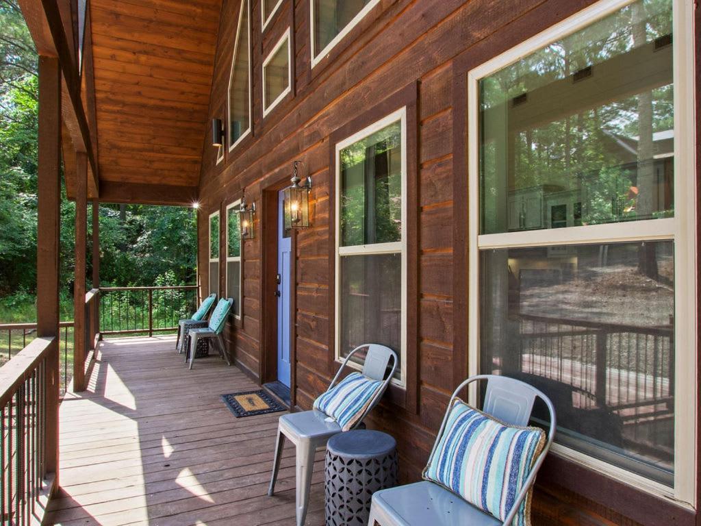Stunning Luxury Cabin W Hot Tub And Fire Pit Holy Shiplap Is Perfect Romantic Couples Getaway Broken Bow Εξωτερικό φωτογραφία